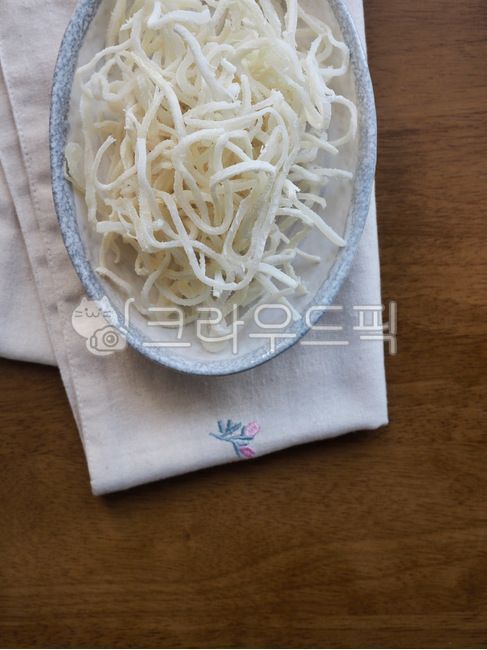 snack,cookingingredients,driedfish,squid stew,sidedish,dried squid,cooking ingredients,food,dried fish,side dish,driedsquid,processedfood,processed food,background,calamari,squid