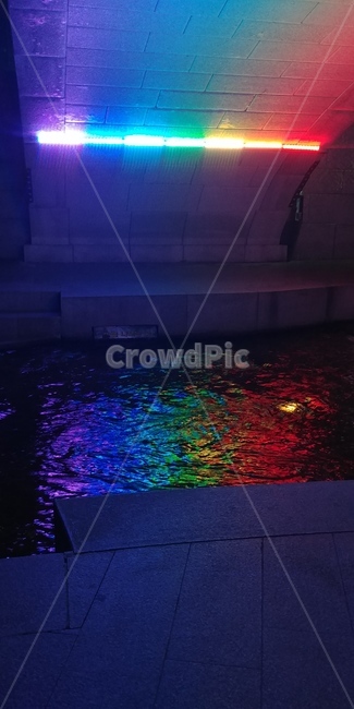 무지개,다리아래,물속,전구,야경,오색찬란,무지개다리,반사,비침,조명,rainbow,bridge,nightview,shine,water,lamp,lighting,illumination