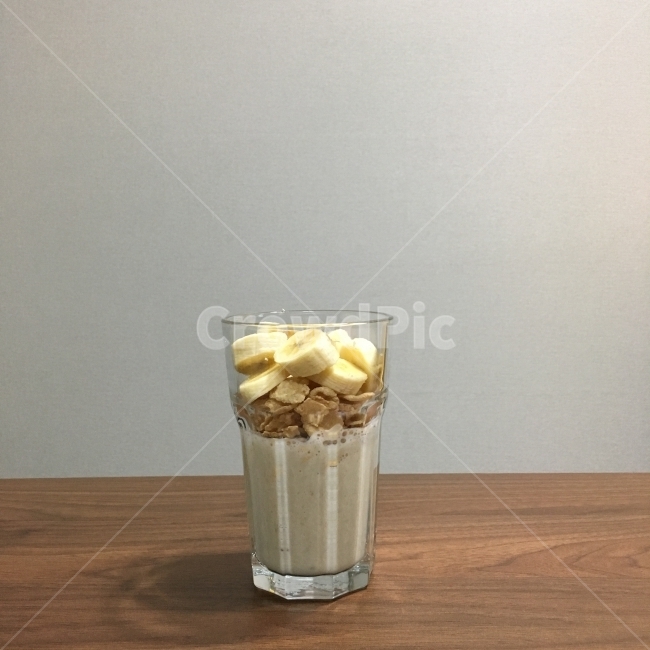 디저트,배경화면,감성사진,감성,사진감성,핸드폰배경,배경,플레이팅,누끼,맛있다,군것질,바나나우유,바나나쉐이크,바나나,디저트,간식,후식,dessert,snack,음료수,drink,beverage