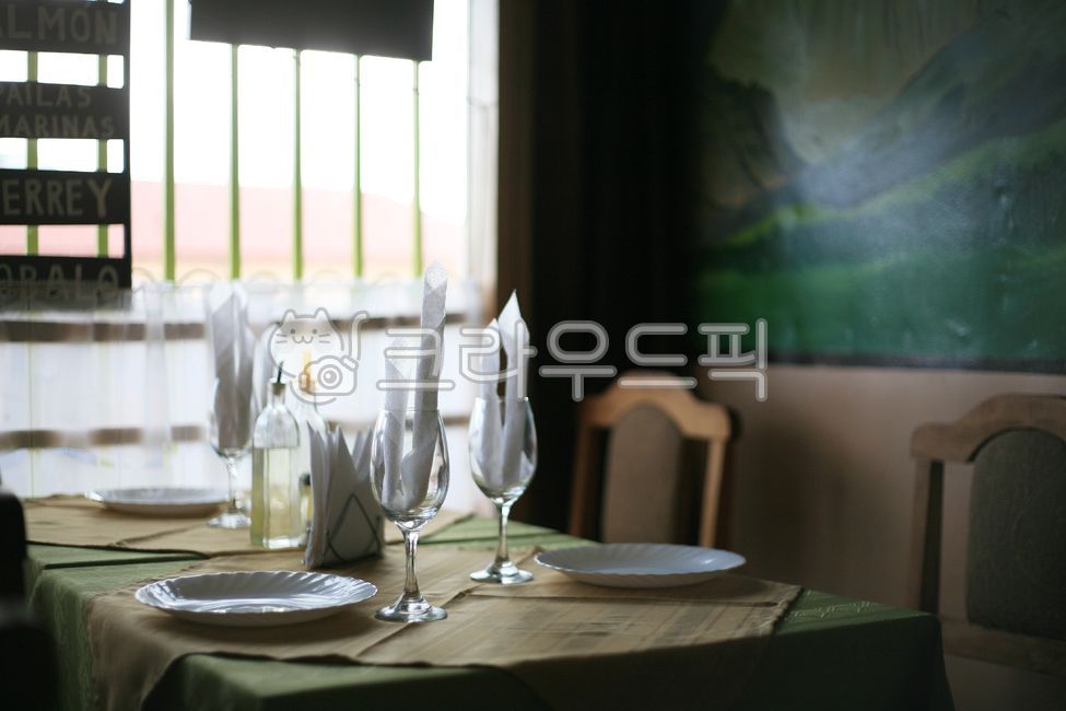 glass,restaurant,plate,store