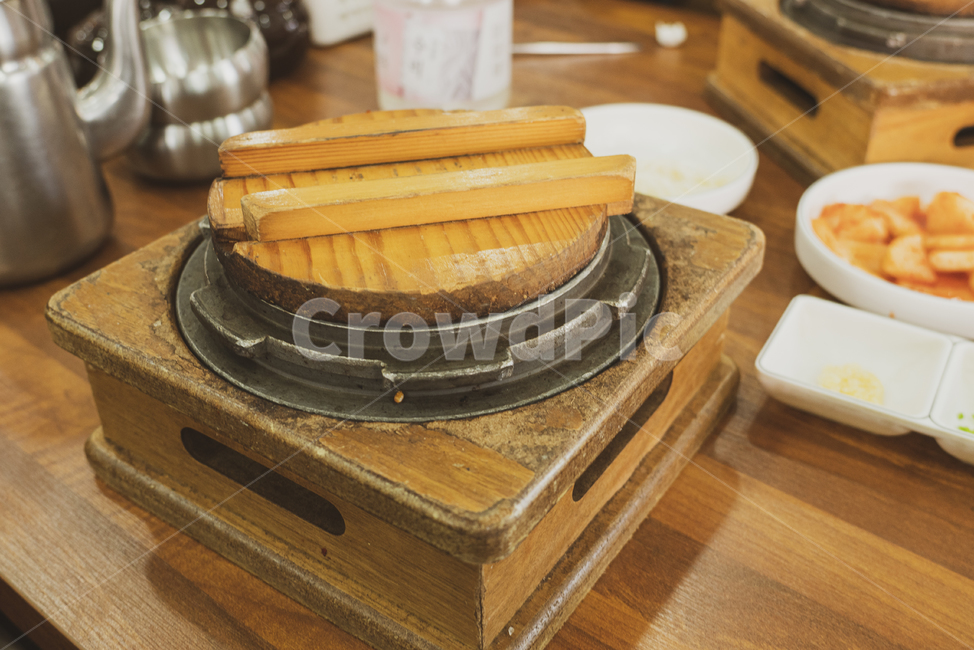 돌솥,돌솥밥,blackpot,영양돌솥밥,누룽지,밥,영양밥,음식,식재료,요리,food,cook,meal,dishes,food reserves,한식,한국음식,한국요리,korean food,korean dishes,korean meal,korean cook