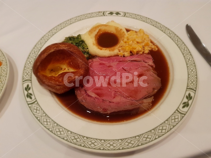 스테이크,레스토랑,수비드스테이크,레어,steak,음식,식재료,요리,food,cook,meal,dishes,food reserves,양식,서양음식,서양요리,western food,western dishes,western meal,western cook