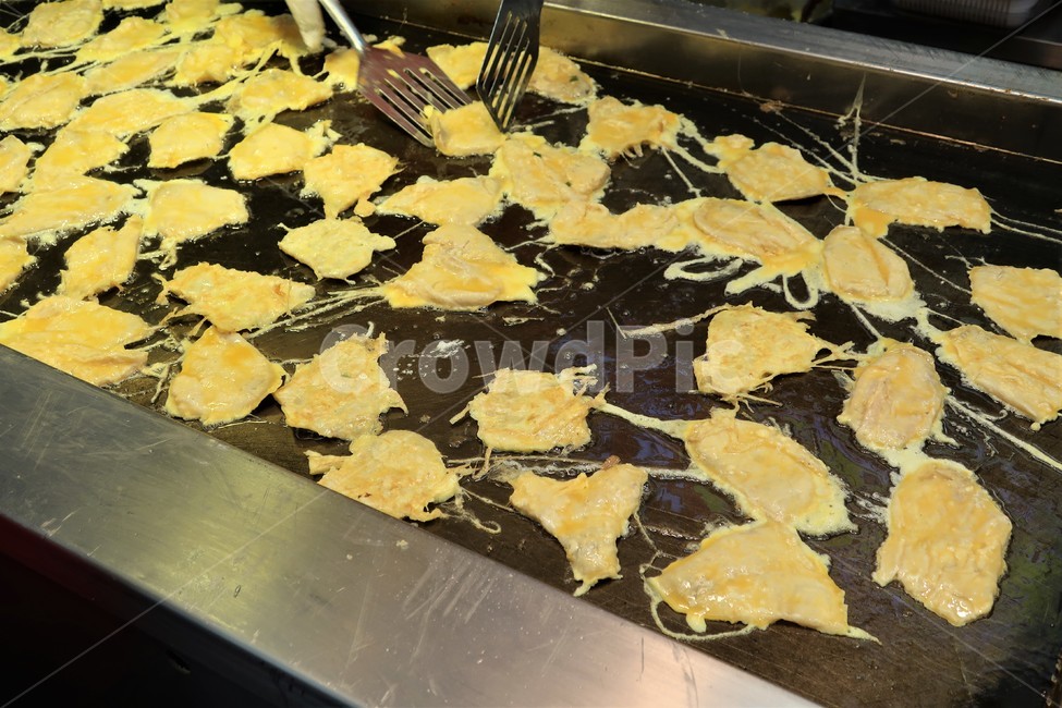 재래,시장,동태전,전,판매,튀김,명절,구매,모듬,음식,철판,음식,식재료,요리,food,cook,meal,dishes,food reserves,한식,한국음식,한국요리,korean food,korean dishes,korean meal,korean cook