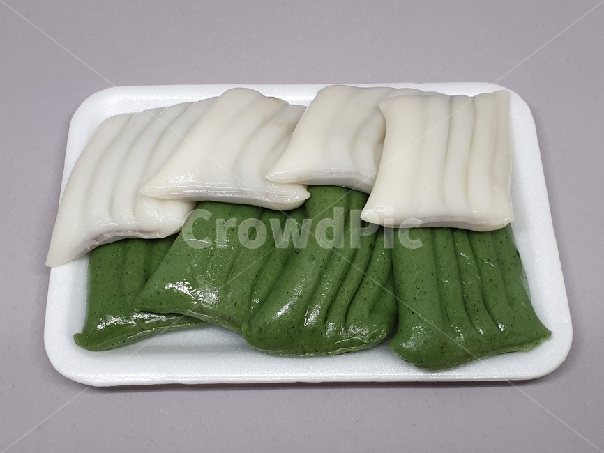 떡,절편,쑥떡,송편,tteok,ricecake,고유음식,스티로품,포장,군것질,food,먹는거,먹는것,한국전통,전통,명절,사물,오브젝트,object,음식,한국음식,명절음식,전통음식,식사대용,간식,디저트,후식,음식,식재료,요리,food,cook,meal,dishes,food reserves
