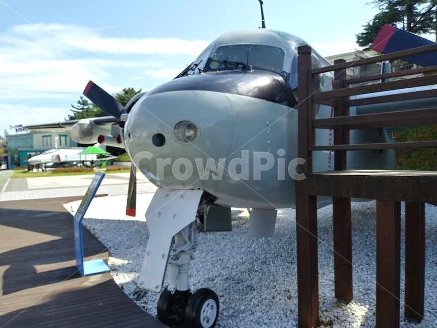 해군,해군항공,대잠초계기,비행기,트래커,tracker,대한민국해군,korea,navy,airplane,항공기,기수,무기,대잠작전,프로펠러,weapon,propeller,military,defense,군사