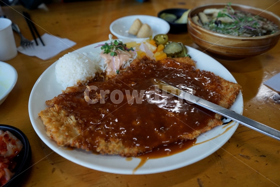 돈가스,왕돈가스,남산왕돈가스,음식,나이프,소스,porkcutlet,맛,원조,음식,식재료,요리,food,cook,meal,dishes,food reserves,양식,서양음식,서양요리,western food,western dishes,western meal,western cook