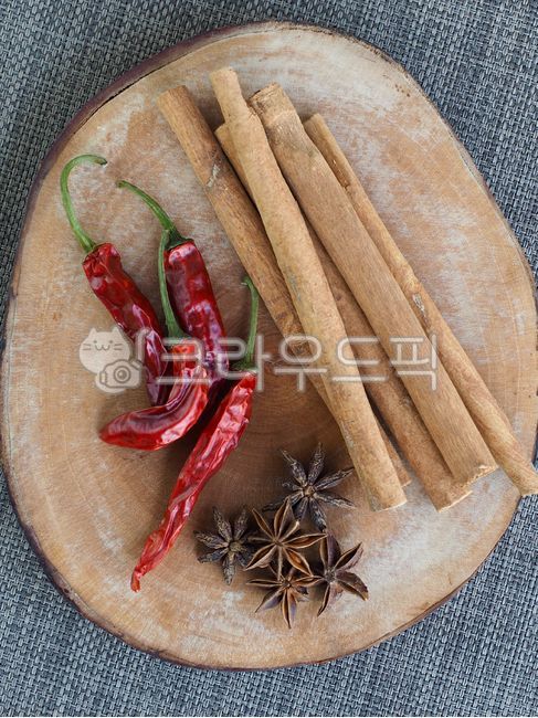 스타아니스홀,향신료,팔각,팔각향,별모양,아니스,인도음식,향기,음식,유기농,요리,요리재료,갈색,중국음식,아시아음식,건조식품,식물,향료,staranisehall,spice,octagon,octagonal,starshape,anise,indianfood,scent,food,organic,cooking,cookingingredients,brown,chinesefood,asianfood,dryfood,plant,spices,시나몬,계피,고추,음식,식재료,요리,food,cook,meal,dishes,food reserves