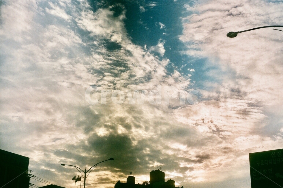 하늘,구름,파란하늘,푸른,하늘사진,구름사진,감성사진,날씨,맑음,흐림,필름사진,자연,풍경,nature,landscape