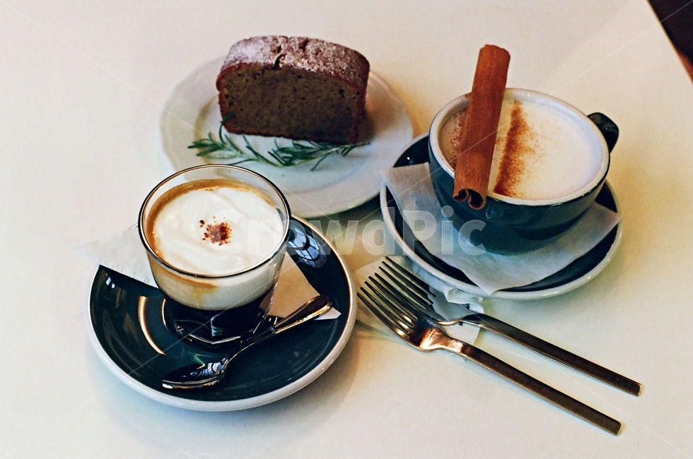 커피,카페,시나몬라떼,브라우니,coffee,brownie,cafe,음식,식재료,요리,food,cook,meal,dishes,food reserves,디저트,간식,후식,dessert,snack,커피,카페,coffee,cafe,감성,sensible,feeling