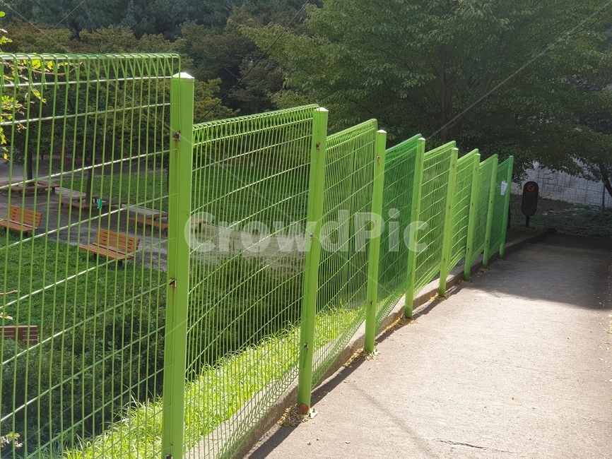 공원,울타리,펜스,철조망,난간,공원울타리,공원난간,공원철조망,gate,park,green,초록