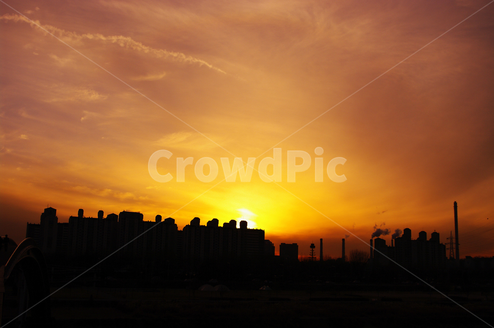 노을,일몰,sunset,빌딩,하늘,구름,풍경,도시,풍경,city,landscape,한국도시풍경,한국도시경관,korea cityscape,실루엣,그림자,silhouette,shadow,nature,자연,outdoors,옥외,sunlight,햇빛,red sky,붉은 하늘,dusk,황혼,dawn,새벽,sky