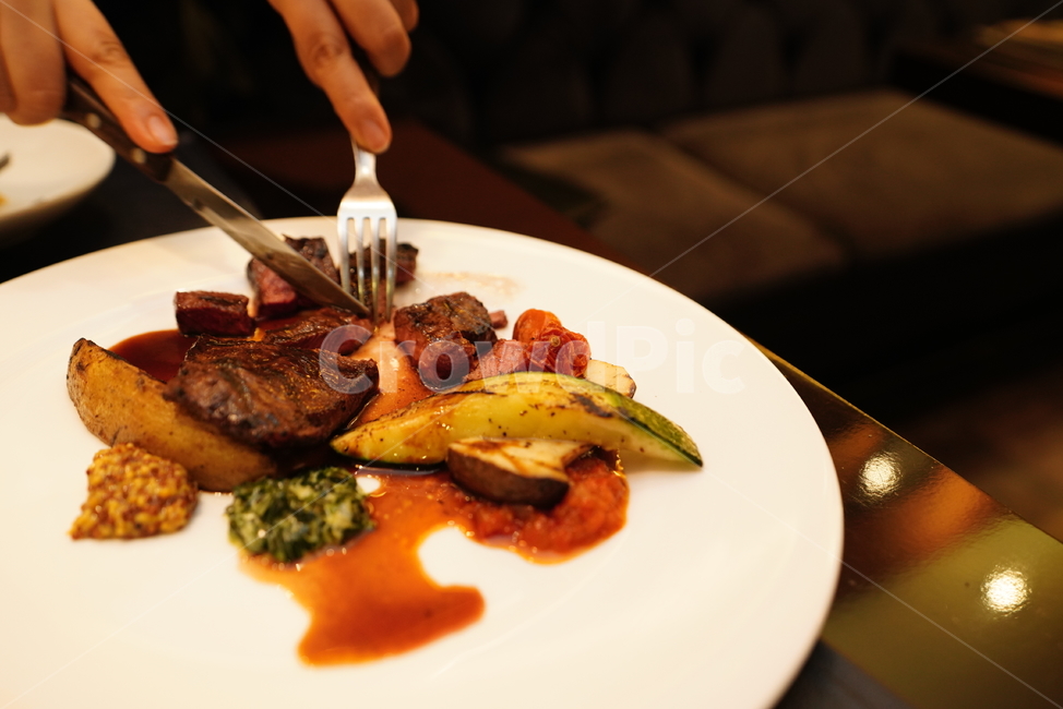 스테이크,부채살,소고기,steak,외식,식사,음식,접시,디너,데이트,먹거리,고기,육식,육류,야채,양식,food,먹방,음식,식재료,요리,food,cook,meal,dishes,food reserves,양식,서양음식,서양요리,western food,western dishes,western meal,western cook