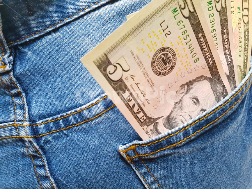환전,달러,지폐,청바지,비지니스,저축,바지,현금,영업,지갑,패션스타일,의상,fashion,style,금융,돈,finance,banking,money,비즈니스,사업,business,service,work,연출,컨셉,콘셉,direction,concept
