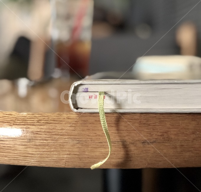 카페,책,독서,휴식,소설,사물,물건,오브젝트,thing,object,matter