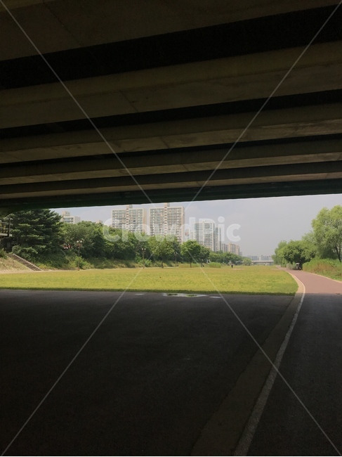 road,도로,asphalt,아스팔트,freeway,고속도로,지하도,공원,산책,park,stroll,walk,grass,잔디,길,way