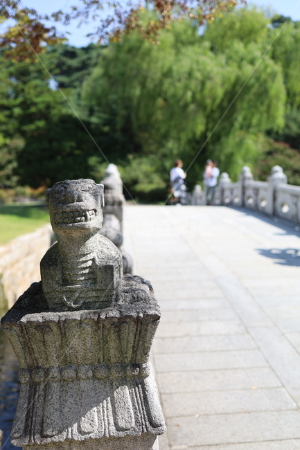 다리,난간,banister,handrail,person