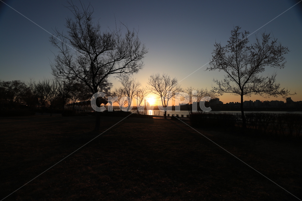일몰,낙조,석양,한강,sunset,hangang,자연,풍경,nature,landscape,outdoors,옥외,flare,플레어,light,빛,red sky,붉은 하늘,sky,하늘,dusk,황혼,dawn,새벽