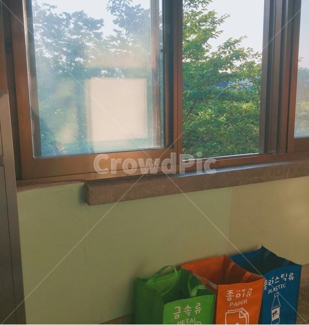 학교,창문,방과후,분리수거,쓰레기,감성