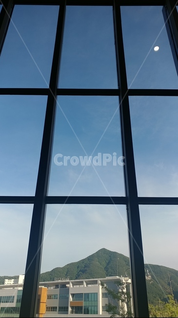 풍경,창문,하늘,view,sky,구조,구조물,건축,실내,인테리어,창틀,조형,빌딩,건물,건축물,예술,사각형,네모,역학,구도,exterior,building,structure,architecture,construction