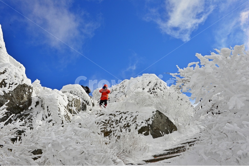 무주,덕유산,덕유산설경,겨울,계절,상고대,향적봉,중봉,nature,자연,mountain,산,outdoors,옥외,ice,빙,mountainrange,산맥,snow,눈,운해,설경,폭설,person,사람,human,인간,겨울,계절,winter,season,자연,풍경,nature,landscape