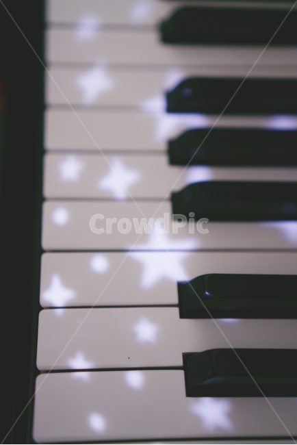 피아노건반,별건반,반짝이는건반,피아노,별빛건반,악기,음향기기,musical instrument,musical equipment