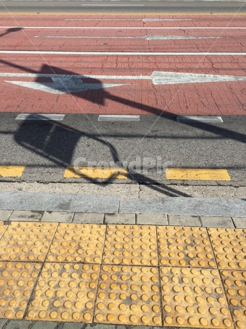 도로,신호등,천천히,보도블럭,쨍쨍,교통,교통수단,traffic,transportation,asphalt,아스팔트,road