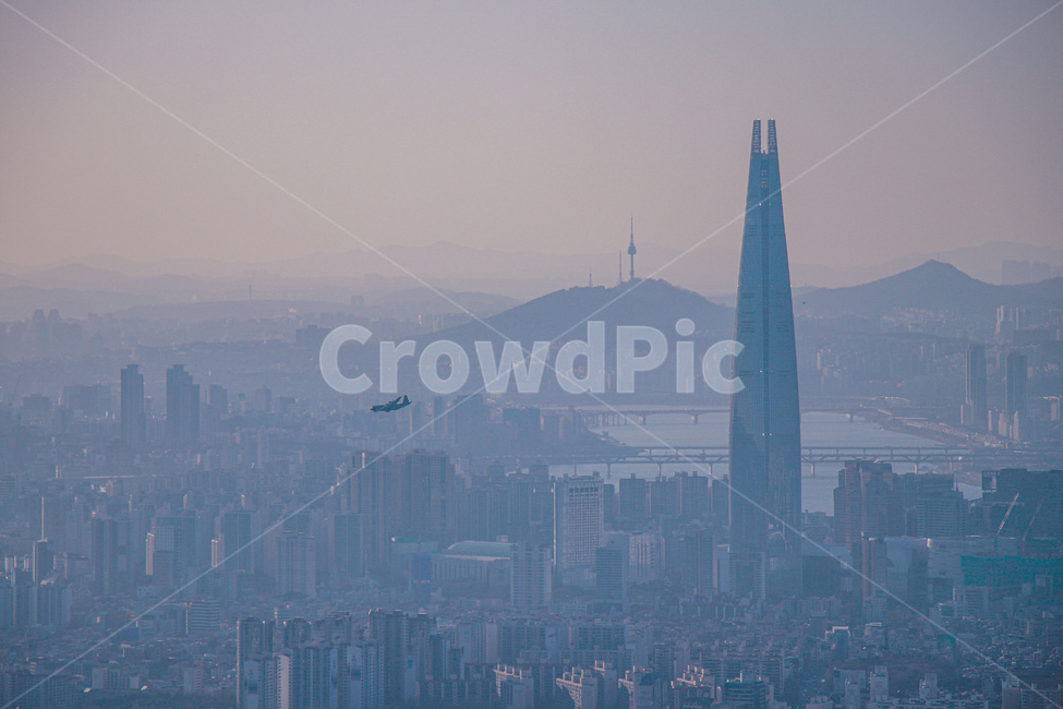 롯데타워,서울,서울풍경,한강,cityscape,landscape,tower,building,steeple,lottetower,랜드마크,landmark,seoul,architecture,비행기,남산,peaceful,평화로운,편안한,휴식처,힐링,안락한,따뜻한,warm,분위기,한국도시경관,도시풍경,한국,맑은,깨끗한,청명한,한국도시풍경,도시,풍경,city,landscape,한국도시풍경,한국도시경관,korea cityscape