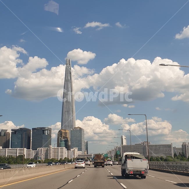파란하늘,서울,도시,구름,도로위,도로,sky,맑음,city,랜드마크,한국랜드마크,한국빌딩,빌딩
