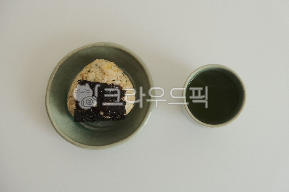 오니기리,주먹밥,밥,간편식,일본식사,아침식사,점심식사