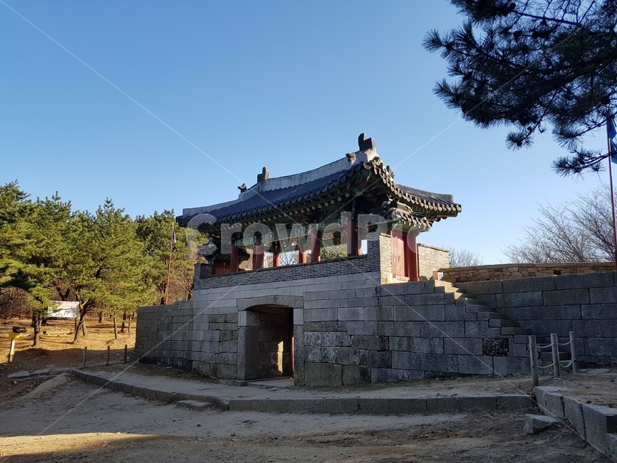 산,자연,나무,mountain,tree,nature,oldgateway,gateway,성문,대문,castlegate,architecture,건축물,건물,building,금정산성,산성,금정산