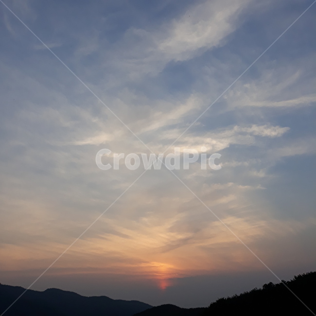 하늘,맑음,파란하늘,구름,자연,풍경,감성사진,날씨,노을,해질녘