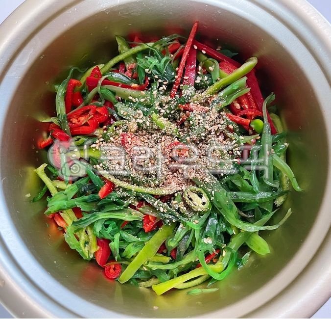 pepper,Seaweed Salad,seasoning,acidulous,red pepper,Seasoned seaweed,seaweeds,Cheongyang pepper,vegetable,sour,pimento,food,ingredients,sesame,cooking,Sesame