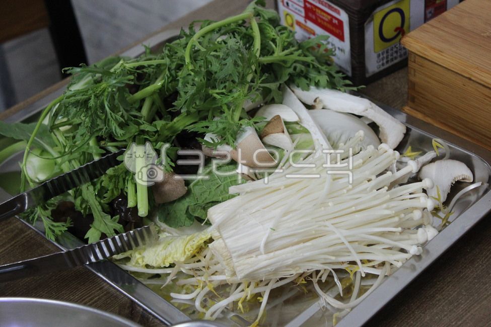 버섯,팽이버섯,샤브샤브,샤브샤브재료,훠궈,채소,미나리,배추,집게,food,음식,음식,식재료,요리,food,cook,meal,dishes,food reserves