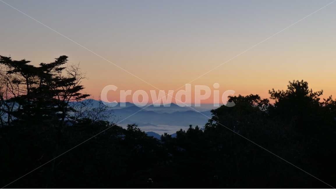 지리산,연하천,여명,운해,일출,자연,풍경,nature,landscape,한국자연풍경,한국자연경관,korea nature landscape,실루엣,그림자,silhouette,shadow,outdoors,옥외,red sky,붉은 하늘,dawn,새벽,dusk,황혼,sunset,일몰,sky,하늘