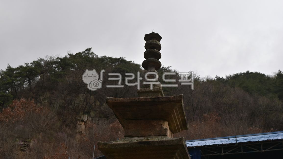 ,Treasure No 1296,upper wheel part,threestory stone pagoda,stone pagoda,threestory,Jecheon Silleuksa Threestory Stone Pagoda,Treasure 1296,Jecheon,stone,pagoda,Chungbuk,No 1296,Silleuksa Temple,treasure,tower