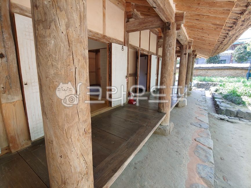 Floor,old house,Pillar,wood,building,architecture