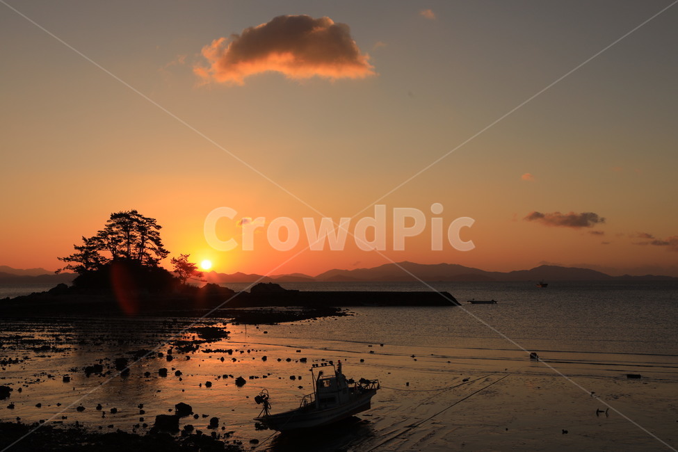 구름,태양,배,노을,하늘,나무,자연,풍경,nature,landscape,한국자연풍경,한국자연경관,korea nature landscape,실루엣,그림자,silhouette,shadow,light,빛,flare,플레어,outdoors,옥외,sunlight,햇빛,dawn,새벽,sky,red sky,붉은 하늘,sunset,일몰,dusk,황혼