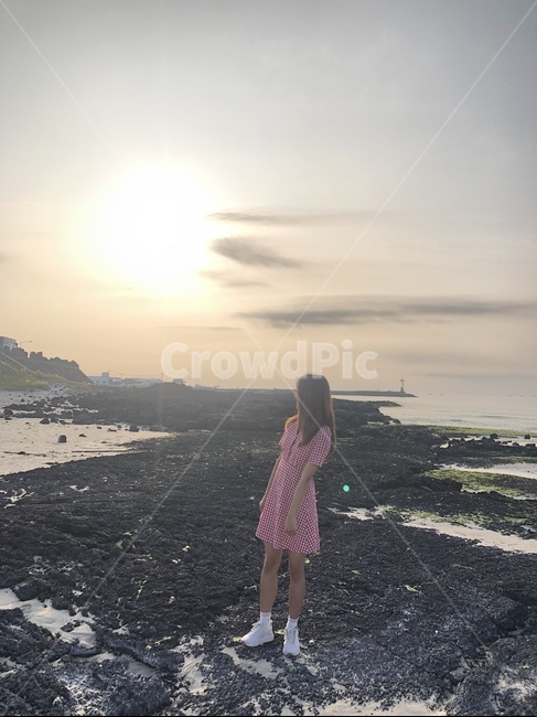 바다,제주도,여자,뒷모슺,옆모습,일몰,해