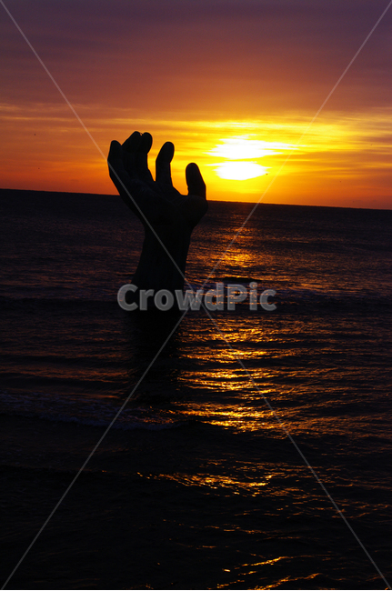 바다,하늘,구름,풍경,해맞이,일출,sunrise,호미곶,상생의손,랜드마크,landmark,랜드마크,landmark,tourist attraction,한국랜드마크,한국관광지,한국명소,korea landmark,korea tourist attraction,조각상,동상,석상,조형물,statue,bronze statue,stone statue