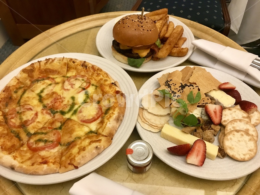 burger,버거,pizza,피자,룸서비스,호텔,음식,식재료,요리,food,cook,meal,dishes,food reserves