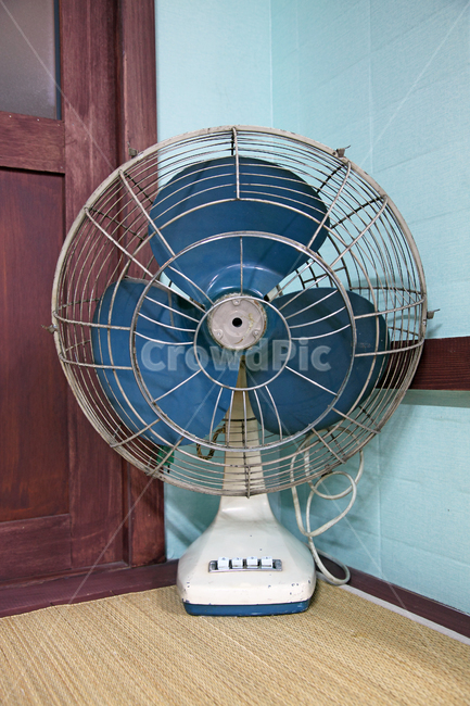 선풍기,옛날,60년대,70년대,여름,생활,용품,생활용품,가전,가전제품,생필품,전기,날개,빈티지,엔틱,복고,레트로,오브젝트,사물,물건,복고풍,오래된,추억,문화,한국