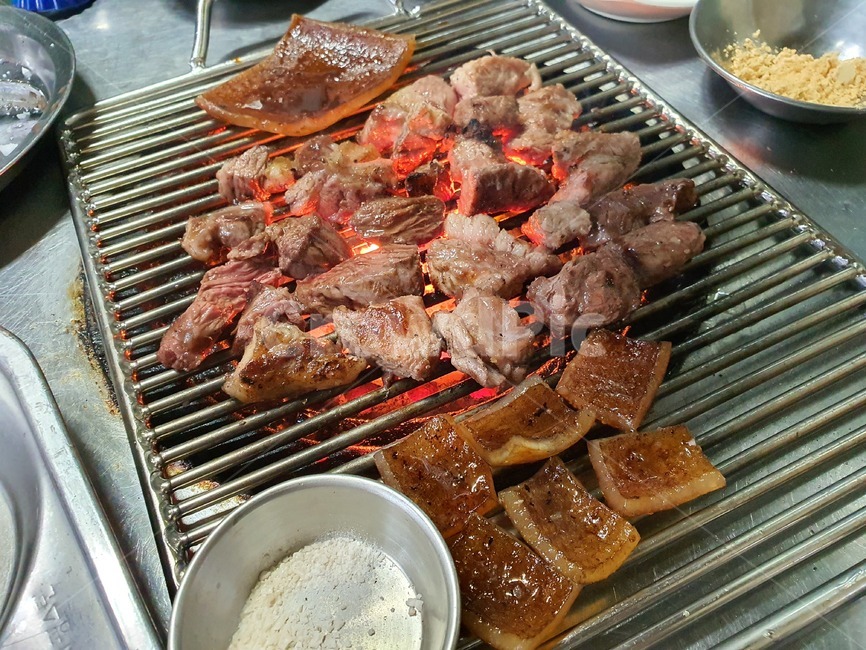 meat,pork,food,Pork skin,Briquette meat