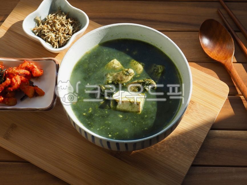 매생이,매생이굴국밥,굴,두부,매생이국,국물음식,해산물,조개류,음식,한국음식,한국,겨울음식,웰빙,배경,식사,해초,oyster,seaweedsoup,oysterseaweedsoup,soup,seafood,shellfish,food,koreanfood,korea,winterfood,wellbeing,background,meal,seaweeds