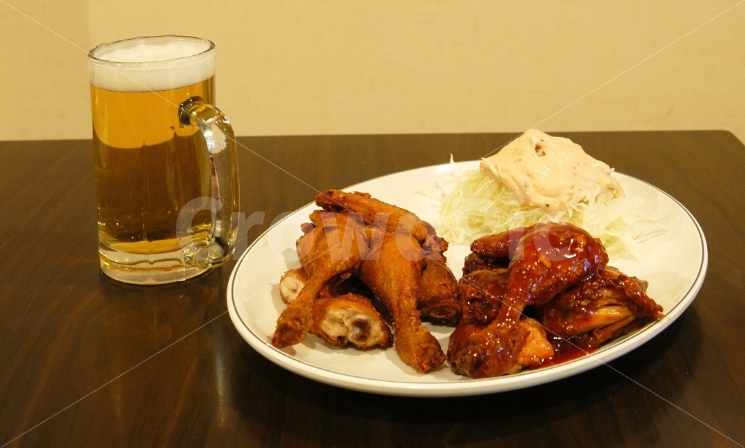 치맥,치킨,맥주,호프,술집,술,주류,닭,양념치킨,잔,맥주잔,음식,식재료,요리,food,cook,meal,dishes,food reserves,육류,고기,meat,술,주류,alcohol