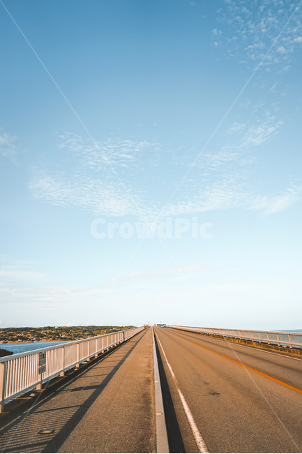 바다,다리,하늘,직선,파랑,자연,풍경,nature,landscape,교통,교통수단,traffic,transportation,road,도로,highway,고속도로,freeway,고속 도로