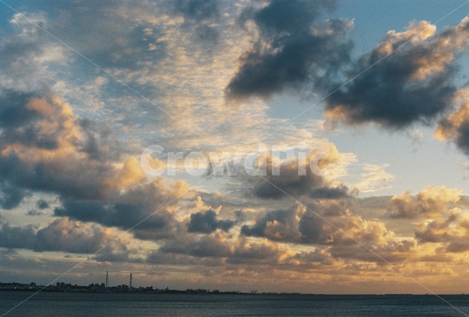 필름사진,구름,바다,해변,해질녘,자연,풍경,nature,landscape,outdoors,옥외,weather,날씨,sky,하늘,cloud,cumulus,적운