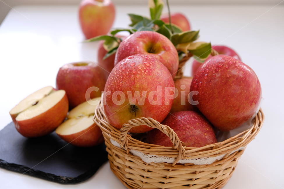 사과,부사,과일,달콤,신선,식품,음식,apple,fruit,sweet,fresh,food,음식,식재료,요리,food,cook,meal,dishes,food reserves,과일,열매,fruit