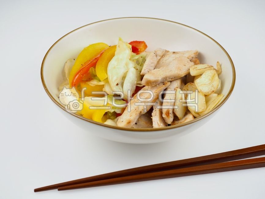 닭가슴살구이,닭가슴살,반찬,닭가슴살스테이크,닭고기,닭고기요리,고기,음식,식사,요리,다이어트식품,점심,저녁식사,저속노화식단,채소,파프리카,혼합,젓가락,단백질,grilledchickenbreast,chickenbreast,sidedish,chicken,chickendish,meat,food,meal,cooking,마늘