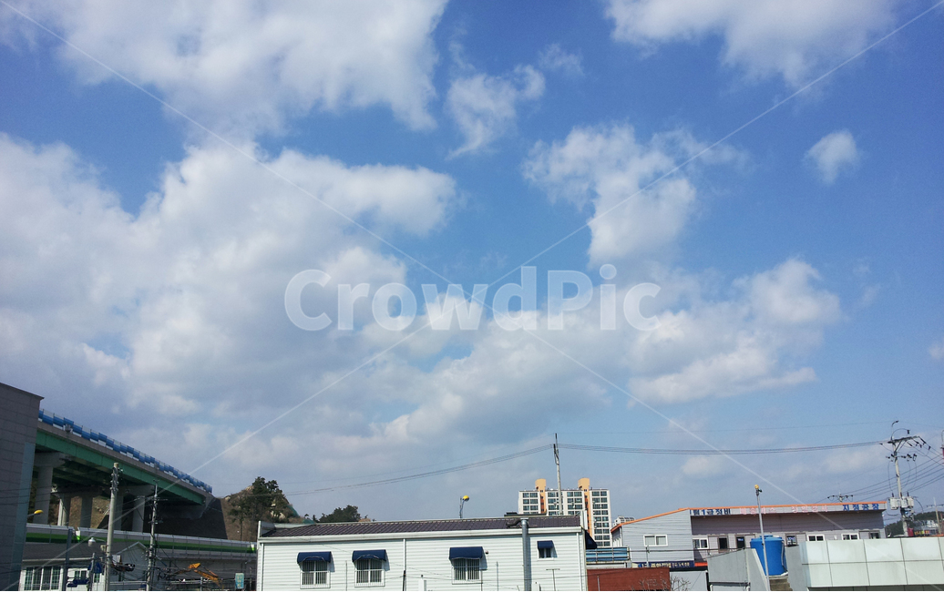 하늘,sky,구름,전봇대,공장,환경,산업,조용하다,한국도시풍경,한국도시경관,korea cityscape