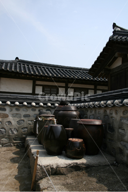 장독대,옹기,한국,전통가옥,고택,돌담,담장,담,한국전통,한국문화,korean traditional,korean culture,건축물,건물외관,exterior,building,structure,architecture,construction